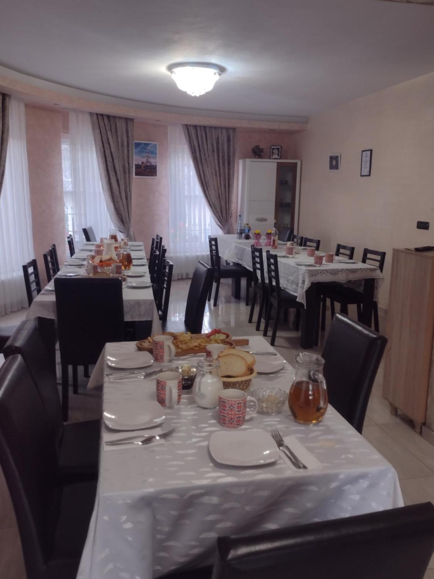 Hotel Popasul Calatorului Moisei Esterno foto