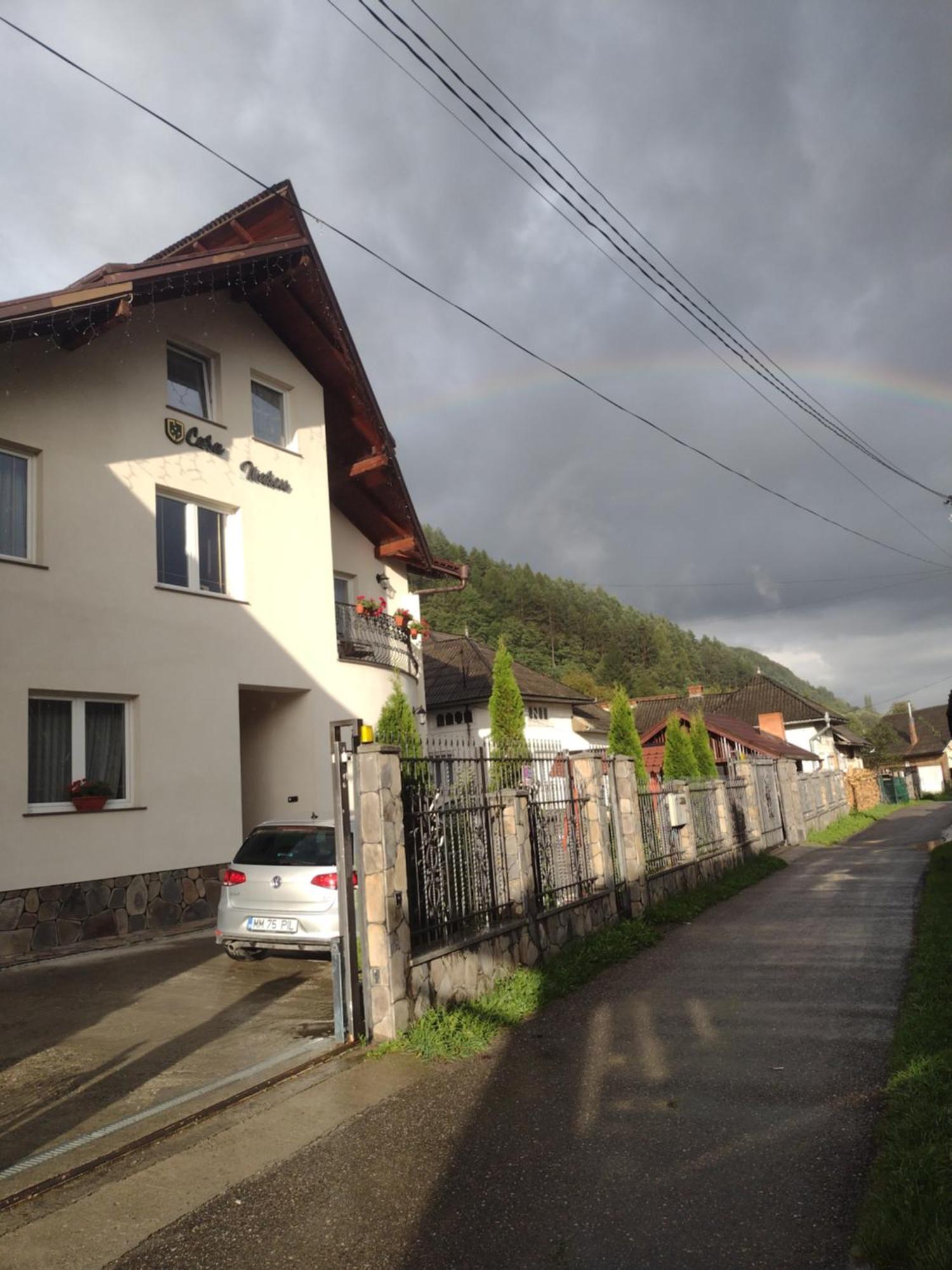 Hotel Popasul Calatorului Moisei Esterno foto