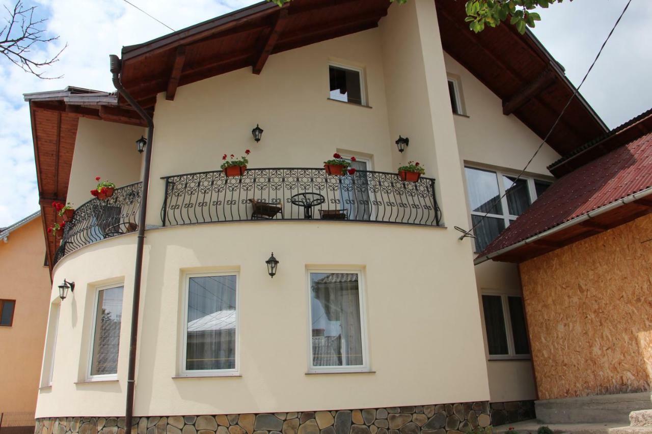 Hotel Popasul Calatorului Moisei Esterno foto