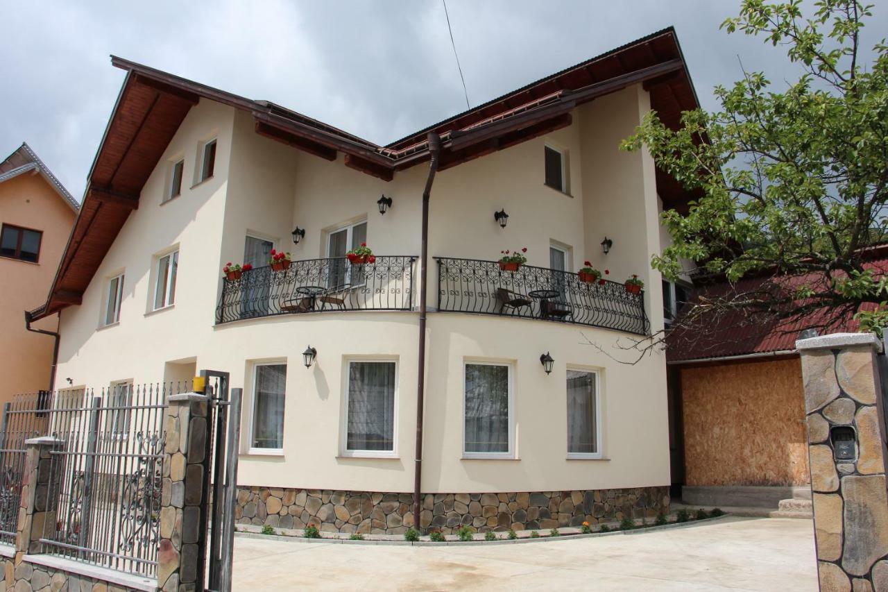 Hotel Popasul Calatorului Moisei Esterno foto