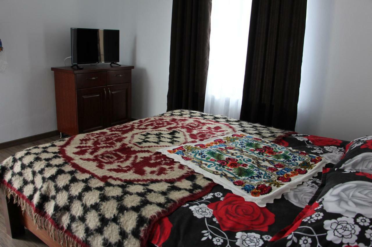 Hotel Popasul Calatorului Moisei Esterno foto